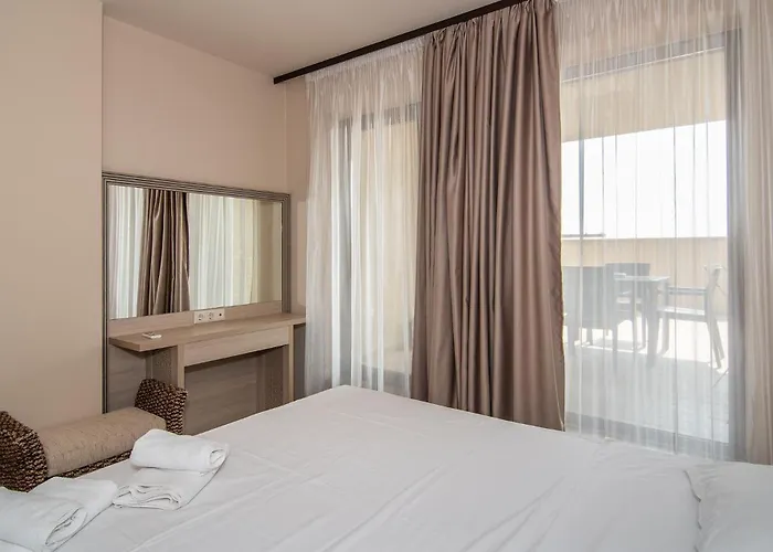 Argisht Partez 1br With Sea View And Pool Apartmán