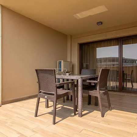 Argisht Partez 1br With Sea View And Pool Apartment *