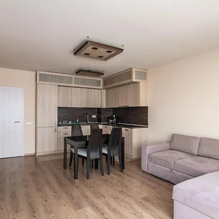 Argisht Partez 1br With Sea View And Pool Varna